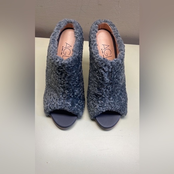 Agl Shoes - AGL MADE IN ITALY Gray Fuzzy Mules with Peep-Toe Design
